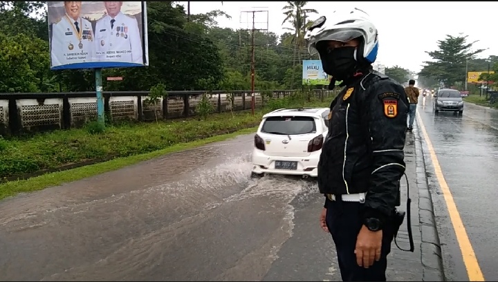 IMG_20210113_195725-1 DISHUB BANJARBARU: WASPADA BERKENDARA DI MUSIM HUJAN