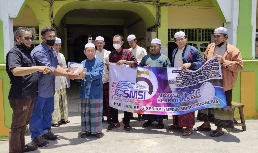 IMG_20220310_141940-1024x609 SMSI KEMBALI BAGIKAN MASKER GRATIS DI PONDOK PESANTREN