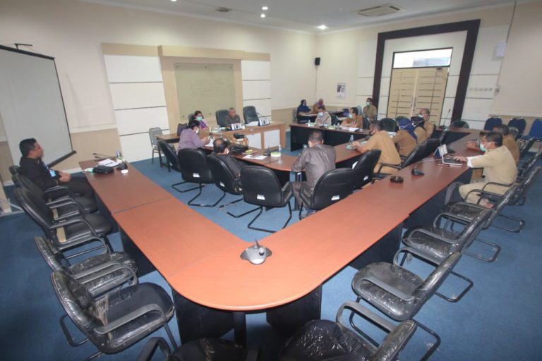TERKENDALA PERATURAN, INSENTIF NAKES COVID-19 BELUM BISA DIBERIKAN