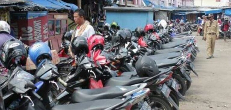 DISHUB BANJARMASIN JEMPUT BOLA PARKIR TIDAK BERIZIN