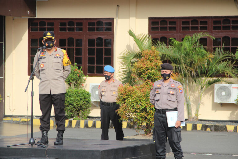 BATOLA, POLISI JADI CONTOH