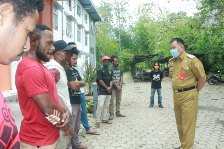 PJS WALI KOTA BANJARBARU BERKUNJUNG KE ASRAMA MAHASISWA