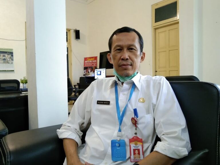 BANJARBARU MENUNGGU VAKSIN