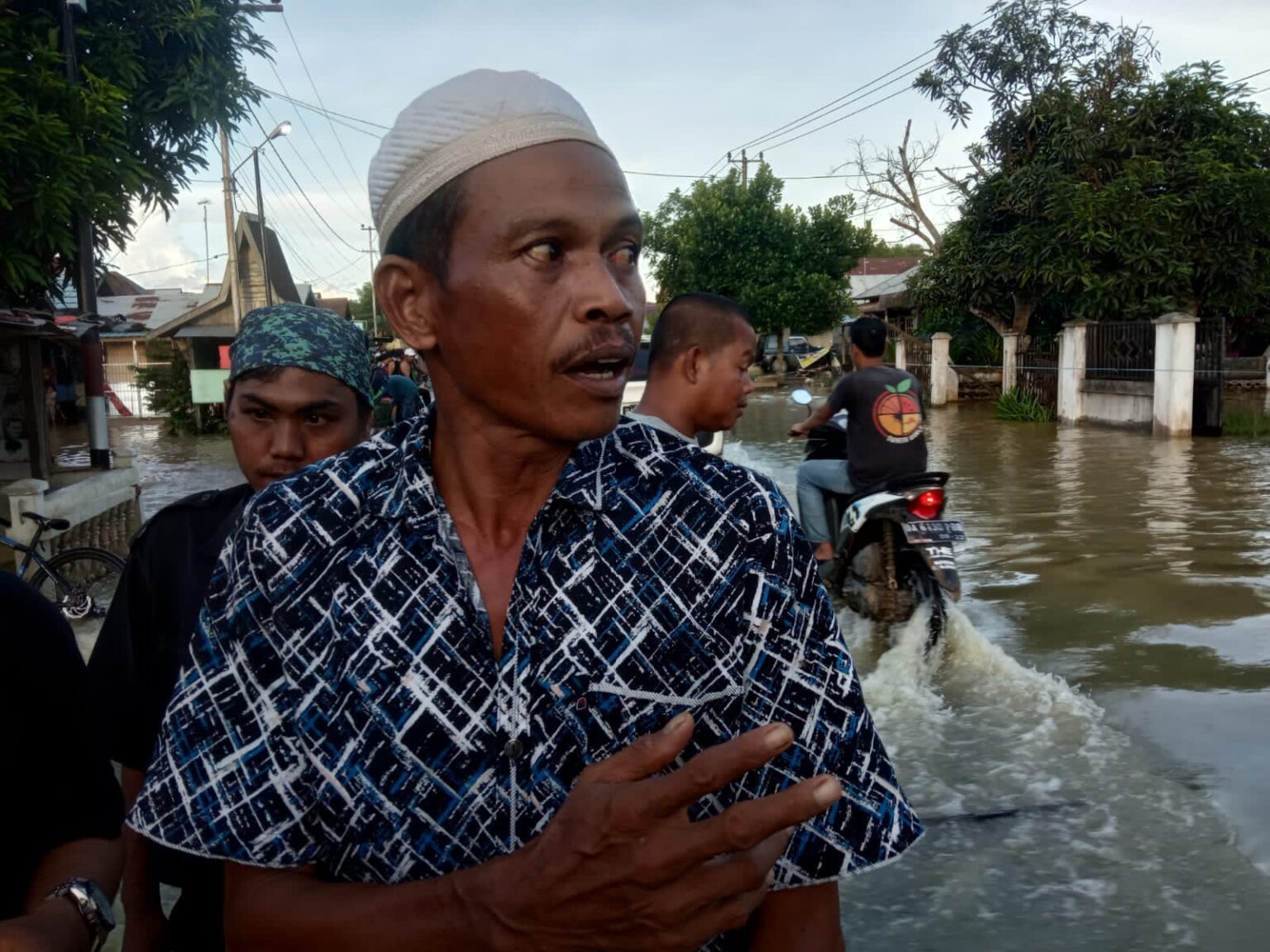 BANJIR CEMPAKA, WARGA: PEMKO JANGAN FOKUS DI TENGAH KOTA SAJA