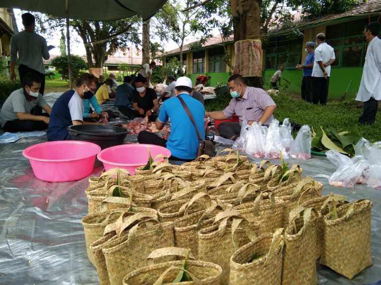 SMAN 2 BANJARBARU POTONG SAPI