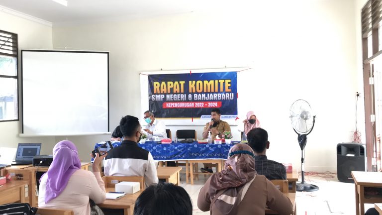 KETUA DPRD BANJARBARU HARAPKAN SEKOLAH SIAPKAN SARPAS DENGAN MAKSIMAL
