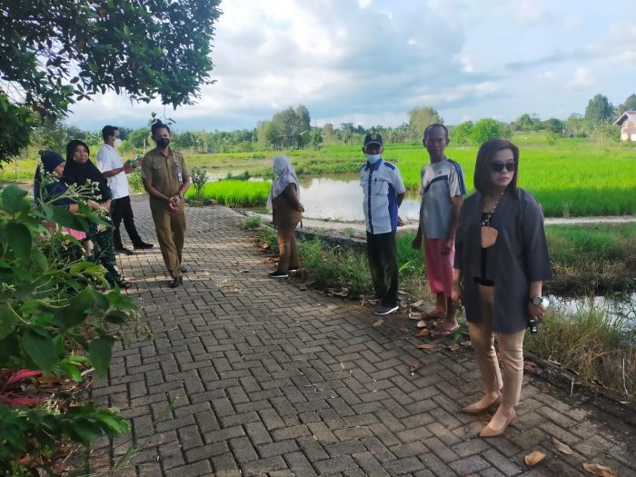 EMI LASARI MINTA JALAN KPK BISA DIPERBAIKI