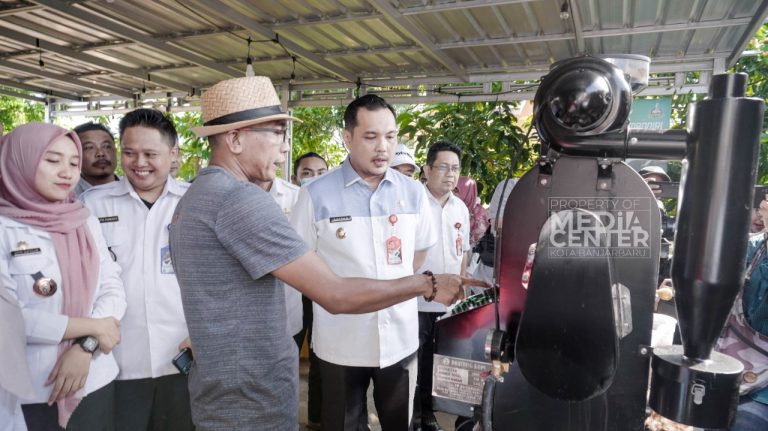 WALI KOTA BANJARBARU DATANGI KAMPUNG KOPI