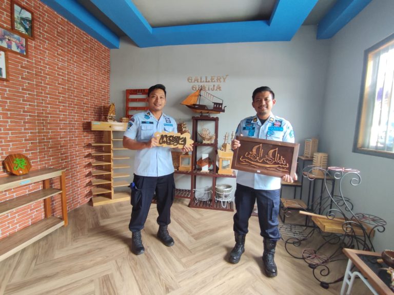 KALIGRAFI ISLAMI BUATAN WBP LAPAS BANJARBARU KEBANJIRAN ORDERAN SAAT RAMADHAN