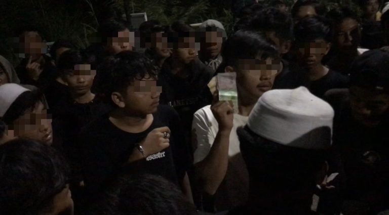 JUDI BALAP LARI DAN ADU PANCO DI BANJARBARU, RATUSAN REMAJA BERHASIL KELABUI POLISI