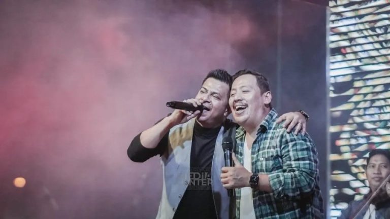 RIBUAN MASYARAKAT NIKMATI MUSIK EL CORONA GAMBUS DI BANJARBARU