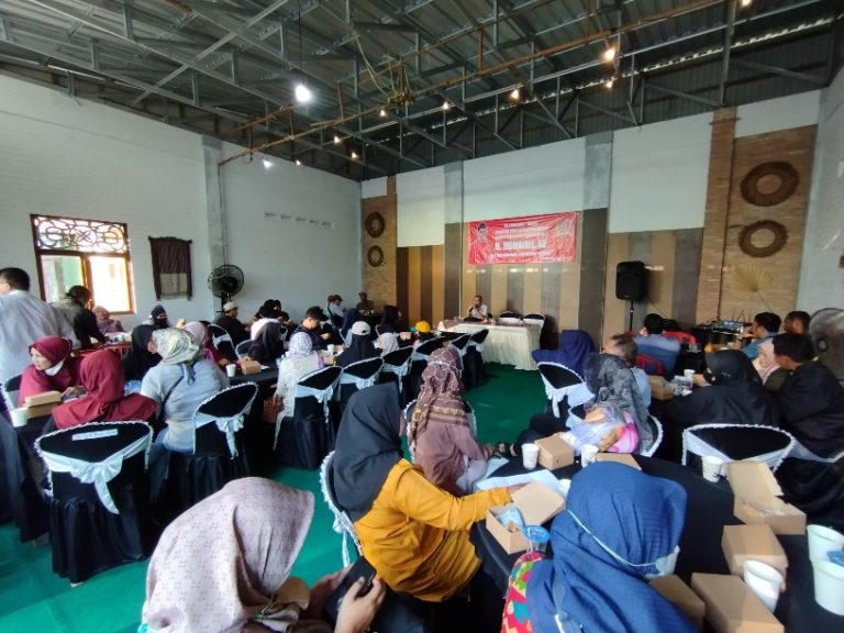 ANGGOTA DPRD BANJARBARU INI CARIKAN SOLUSI PERMASALAHAN WARGA