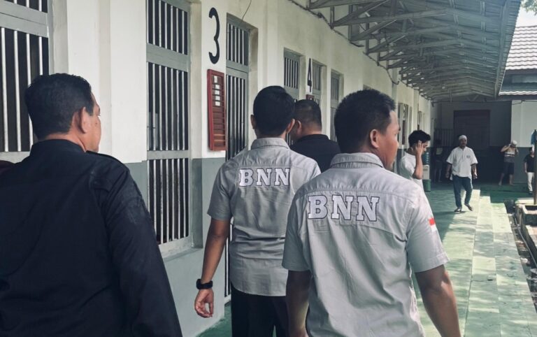 CEGAH NARKOTIKA DI LAPAS KELAS IIB BANJARBARU, KEPALA BNN KOMPAK DENGAN KALAPAS