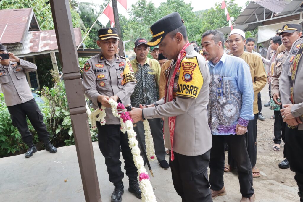 IMG-20240929-WA0036-1024x683 POLSUBSEKTOR PARAMASAN DIRESMIKAN, KAPOLRES BANJAR HARAP BISA BERIKAN PERLINDUNGAN DAN PELAYANAN KEPADA MASYARAKAT