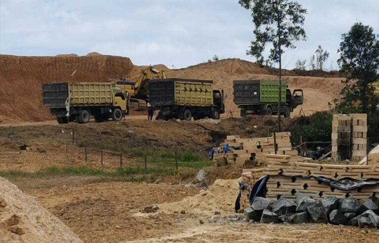 TANAH DIKERUK, WARGA BANJARBARU  MAKIN RESAH TERANCAM BANJIR