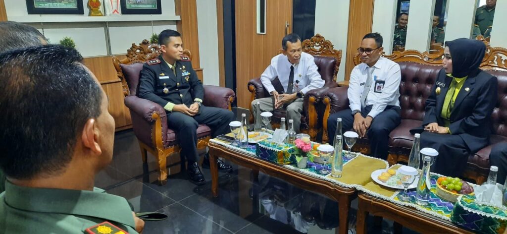 IMG-20241002-WA0005-1024x472 SILATURAHMI KE FORKOMPIMDA, PJS WALI KOTA BANJARBARU HARAP BISA KERJASAMA