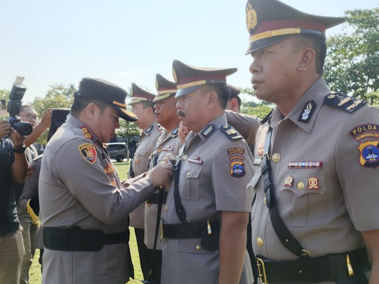 SEJUMLAH PEJABAT DI POLRES BANJARBARU KEMBALI DIGESER, KAPOLRES HARAP BISA LEBIH MAKSIMALKAN LAYANAN