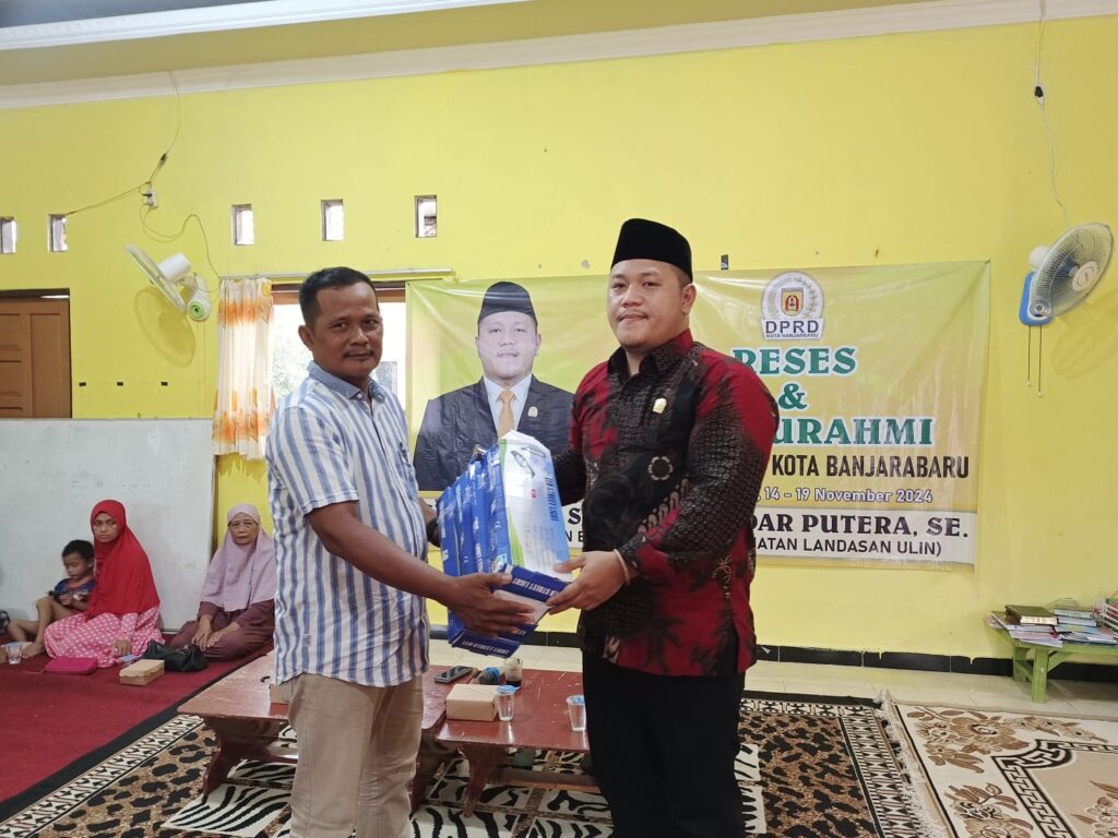 IMG-20241119-WA0017-1024x768 KETUA DPRD BANJARBARU LANGSUNG REALISASIKAN PERMINTAAN WARGA