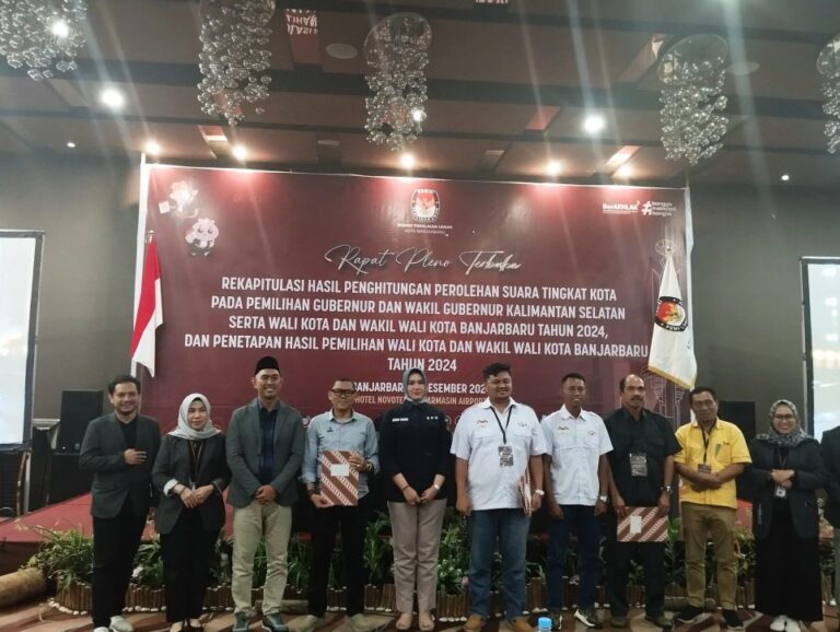 RAPAT PLENO TERBUKA, KPU BANJARBARU SAMPAIKAN PEROLEHAN SUARA PILWALI BANJARBARU