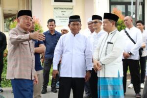 GUBERNUR KALSEL MUHIDIN KUNJUNGAN KE MASJID RAYA SABILAL MUHTADIN GUBERNUR KALSEL MUHIDIN KUNJUNGAN KE MASJID RAYA SABILAL MUHTADIN