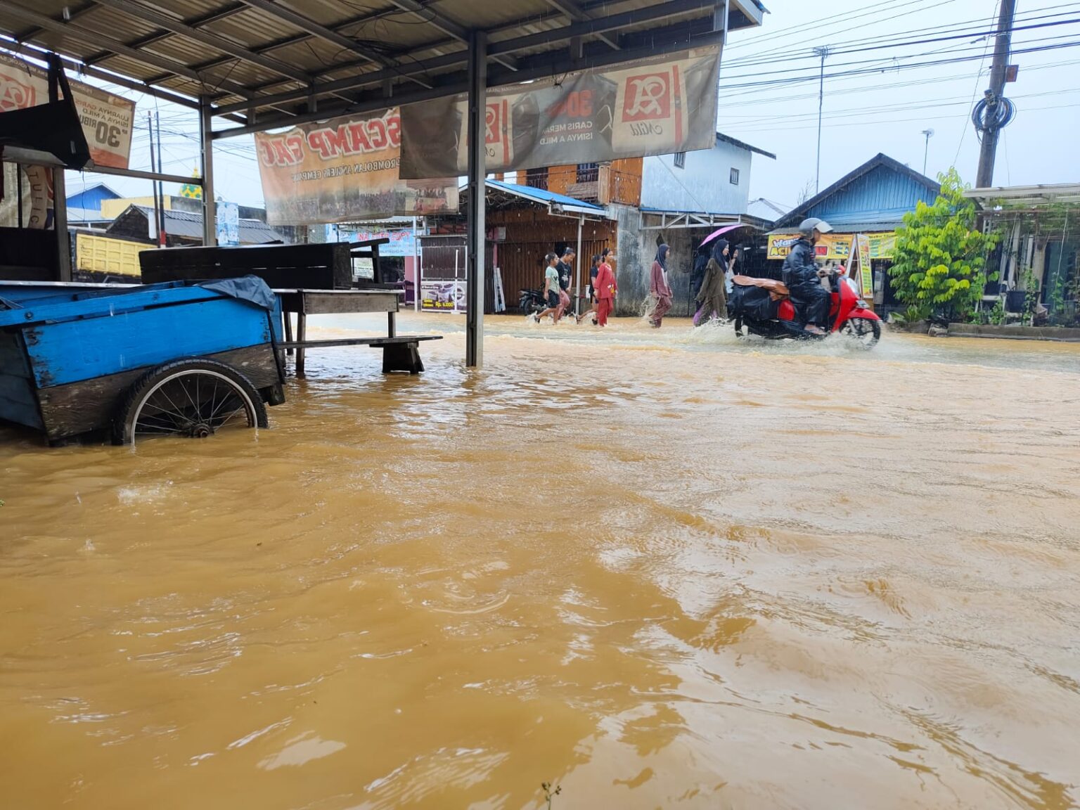 CEMPAKA BANJARBARU BANJIR LAGI, WARGA HARAP ADA TINDAKAN SERIUS PEMERINTAH