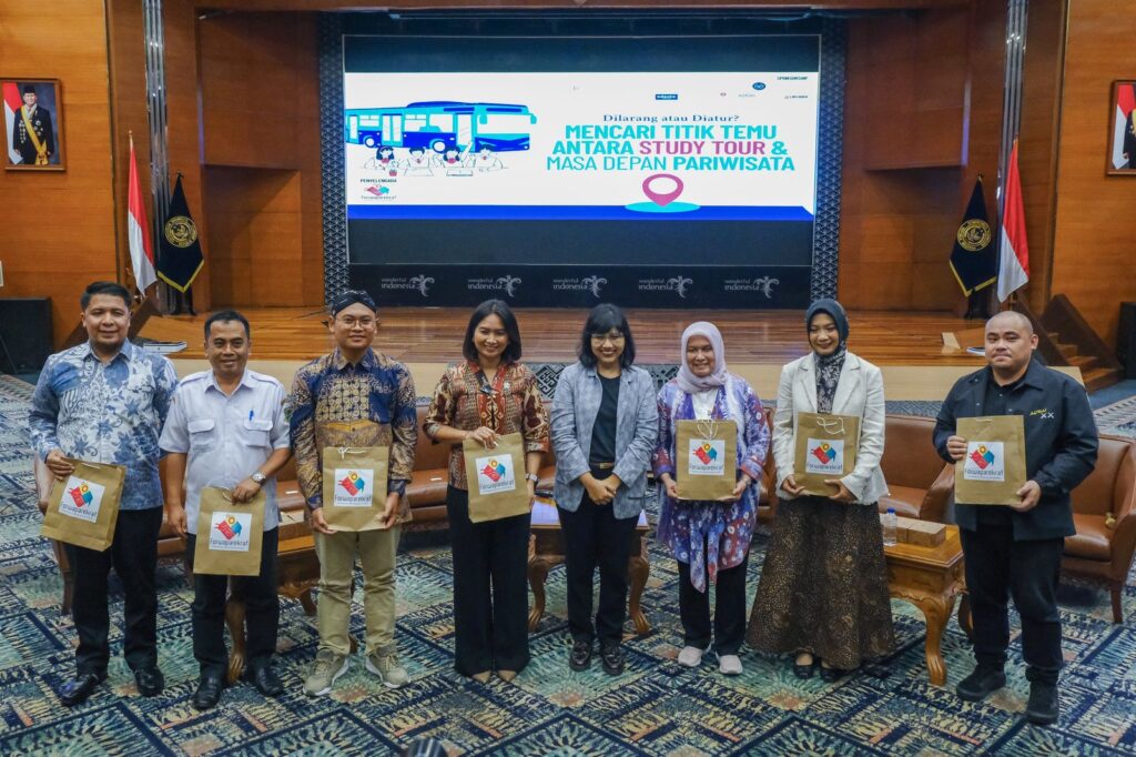KEMENTERIAN PARIWISATA SEDANG SUSUN REGULASI WISATA EDUKASI UNTUK KEAMANAN DAN MANFAAT