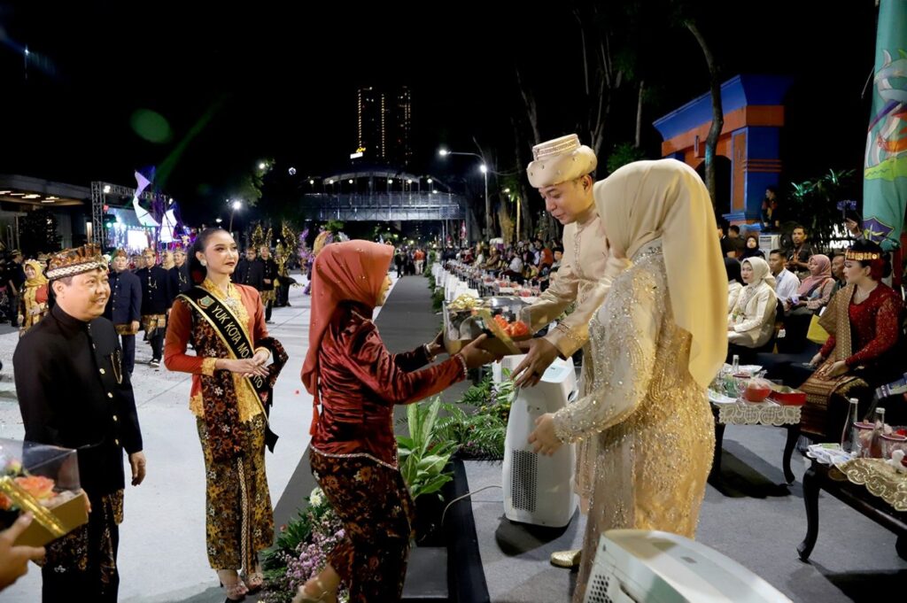 SURABAYA MERIAHKAN MUNAS APEKSI 2025 DENGAN KARNAVAL BUDAYA