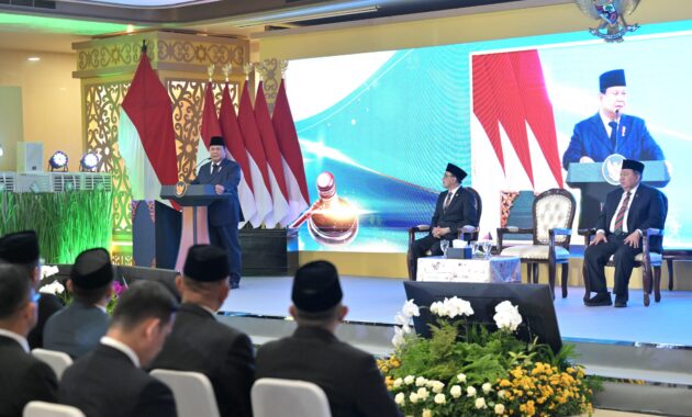 PRESIDEN PRABOWO UMUMKAN KENAIKAN GAJI HAKIM HINGGA 280 PERSEN