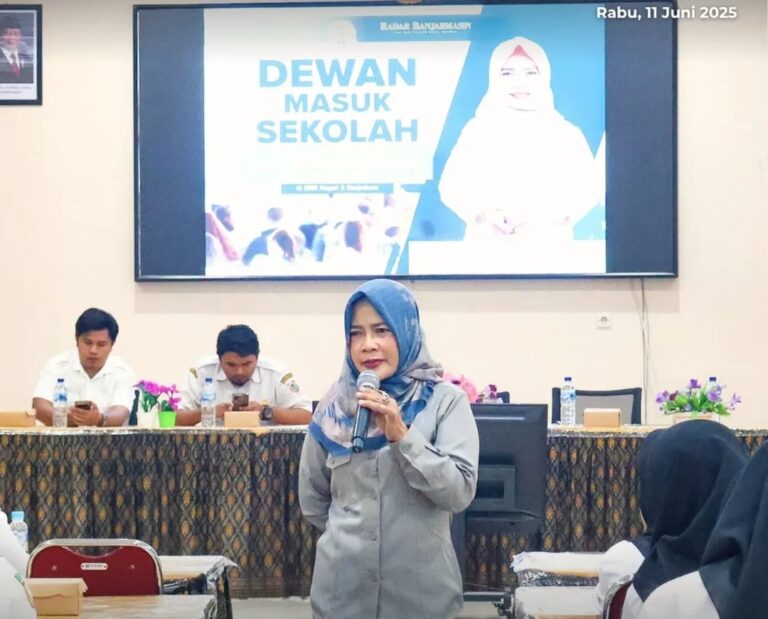 DPRD BANJARBARU AJAK SISWA JADI AGEN PERUBAHAN LEWAT PROGRAM DMS DI SMKN 2
