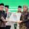 Wali Kota Banjarbaru Erna Lisa Halaby mendapatkan penghargaan dari PGM Indonesia di hari lahir PGM ke 17 2025