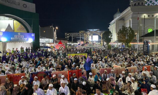 LAUTAN MANUSIA DI SEKUMPUL, DATA PROVIDER CATAT 4,9 JUTA JEMAAH 5 RAJAB