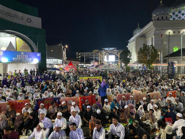 LAUTAN MANUSIA DI SEKUMPUL, DATA PROVIDER CATAT 4,9 JUTA JEMAAH 5 RAJAB