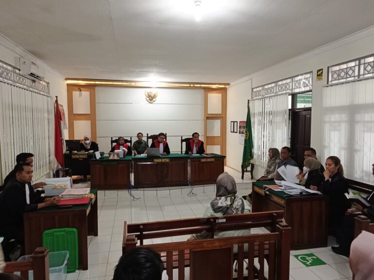 PT KCE DIGUNCANG KONFLIK SAHAM, SIDANG HADIRKAN DRAMA IBU DAN ANAK