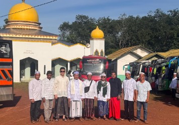 RATUSAN JAMAAH IKUTI ZIARAH KUBRA, ALI SYAHBANA: PERKUAT TRADISI RELIGIUS BANUA