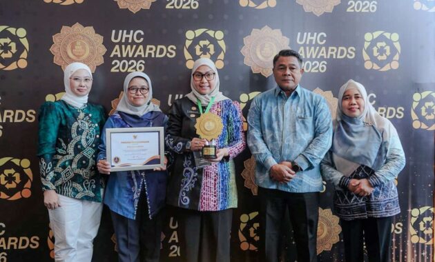 BANJARBARU RAIH PENGHARGAAN NASIONAL UHC MADYA