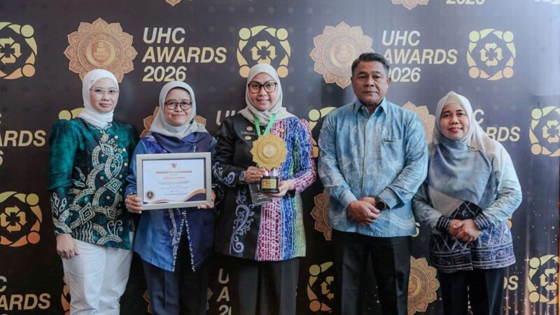 BANJARBARU RAIH PENGHARGAAN NASIONAL UHC MADYA