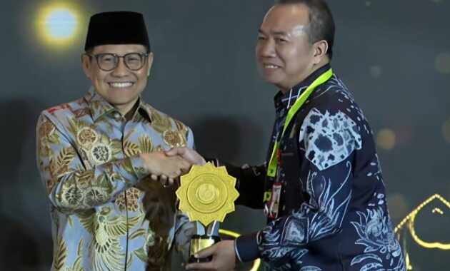 KOLABORASI DAERAH BERBUAH PENGHARGAAN, KALSEL TEGASKAN AKSES KESEHATAN UNTUK SEMUA