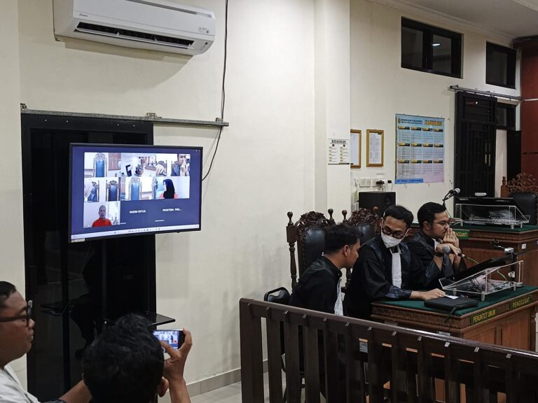 JPU KEJARI BANJAR TUNTUT MATI DUA TERDAKWA KASUS MUTILASI DI PARAMASAN