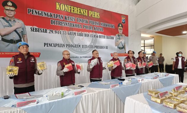 POLDA KALSEL GAGALKAN PEREDARAN 29,9 KG SABU, SINDIKAT FREDY PRATAMA TERENDUS
