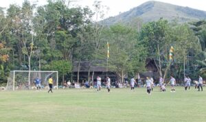 HUT KE-49 DESA AWANG BANGKAL BARAT BERPADU DENGAN HARI BHAYANGKARA, RATUSAN WARGA SAMBUT KAPOLRES BANJAR CUP 1 1001364505