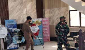 BARU DILANTIK, KANTOR DINKES BANJAR DIDATANGI KEJAKSAAN DAN DIJAGA TNI BERSENJATA 1 1001418766