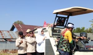 TMI BANJAR DORONG PRODUKTIVITAS PETANI, PANEN RAYA DI DESA TAMBAK PADI TUAI HASIL MEMUASKAN 1 1001446679