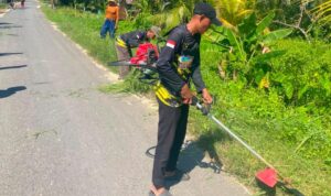 PKTD DESA TAMBAK PADI SASAR JALAN DAN ALIRAN SUNGAI, WARGA DILIBATKAN LANGSUNG 1 1001458829