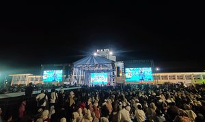 GEMA SHALAWAT BANJARBARU: SAAT RIBUAN JIWA BERSIMPUH DALAM SYAHDU DAN DOA DI JANTUNG KOTA 3 IMG 20260823 122139