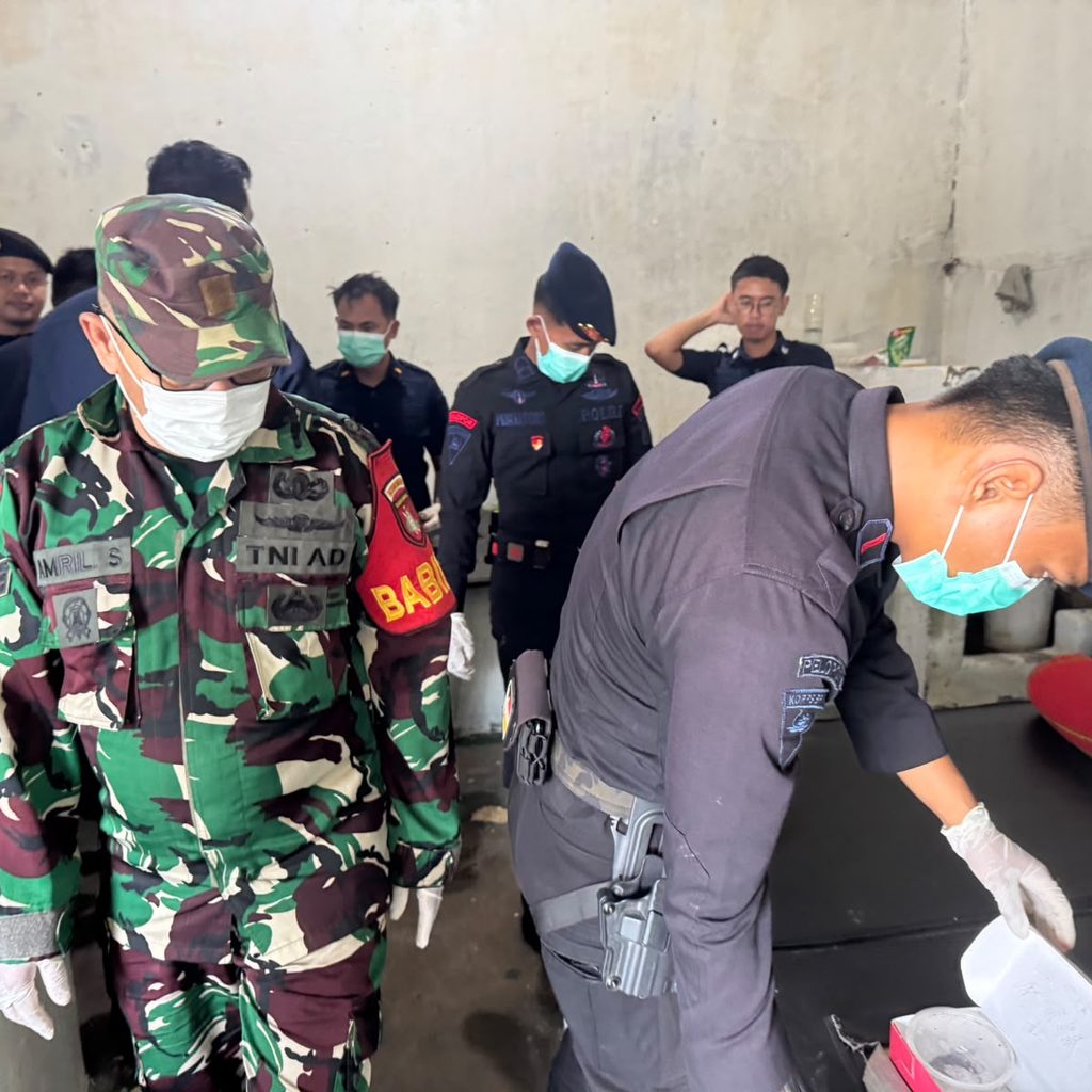 PENGAWASAN DIPERKETAT, LAPAS BANJARBARU GELEDAH 40 KAMAR DAN TES URINE WARGA BINAAN 1 1001544661